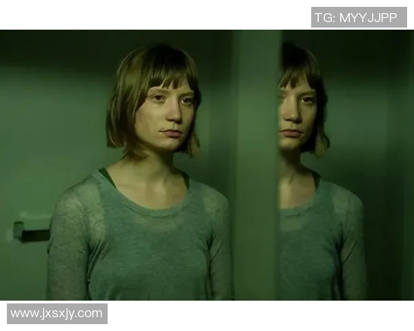 足球明星也有烦恼碎屏手机背后的真实故事与生活挑战